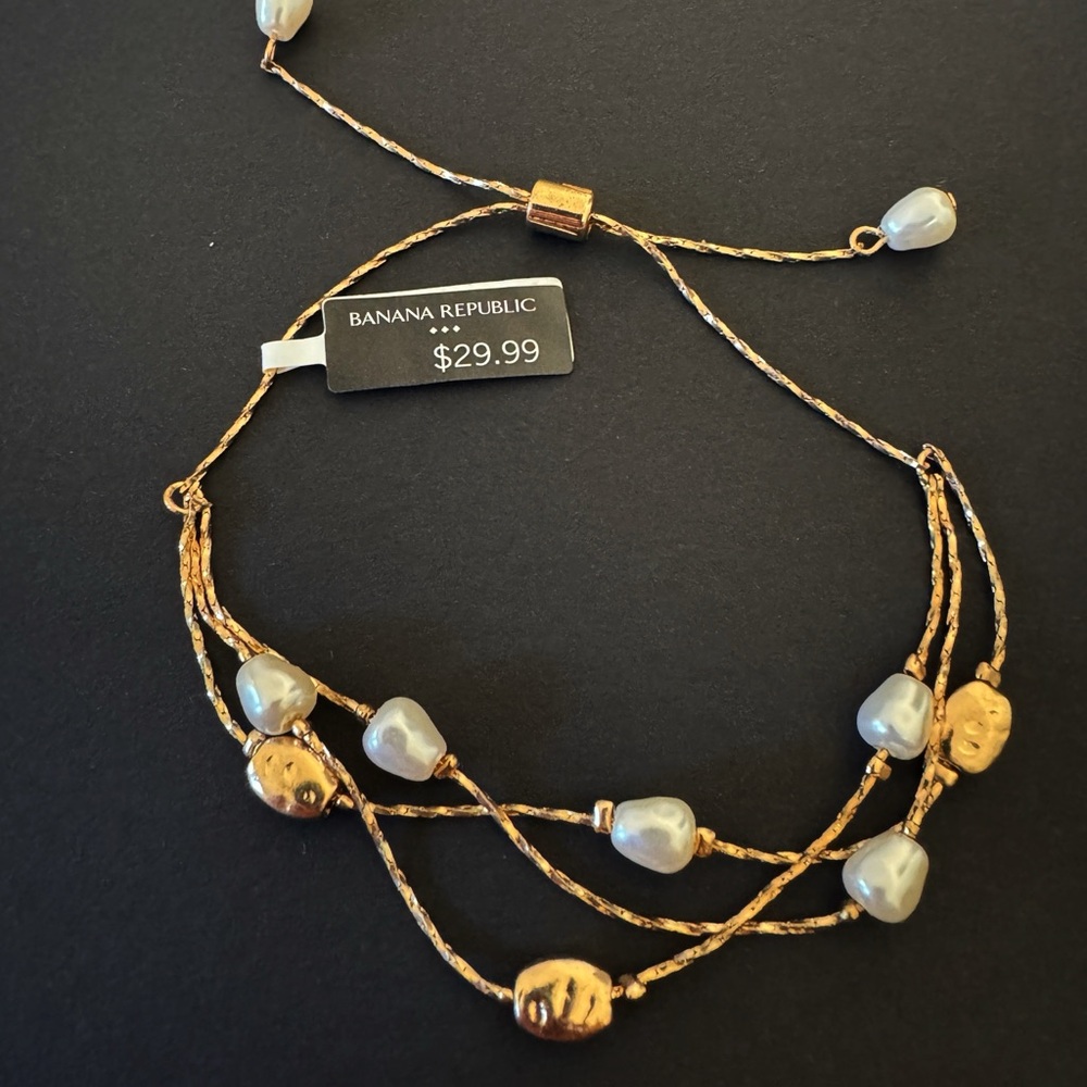 Gold pearl bracelet